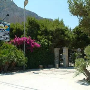 **** Camping Village La Pineta Italië